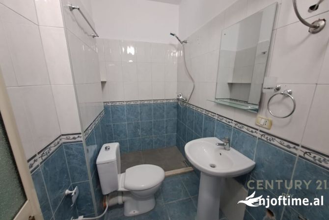 Shtepi ne shitje Apartament ne Durres, 1+1, Mobilimi E mobiluar, Pagesa 150,000  Euro.