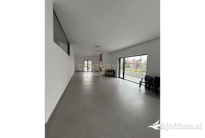 Jepet me qira Ambient Biznesi open space 3,000 Euro /Muaj
