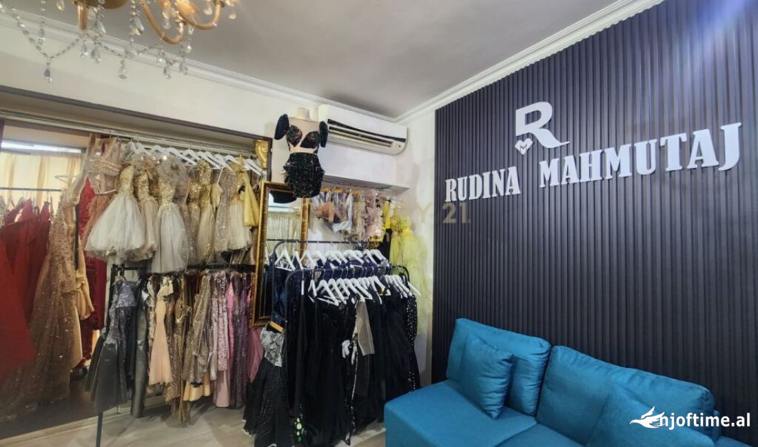 EKSKLUZIVE! SHESIM APARTAMENT I CILI FUNKSIONON SI AMBJENT KOMERCIAL BUZE RRUGE KRYESORE TEK Brryli