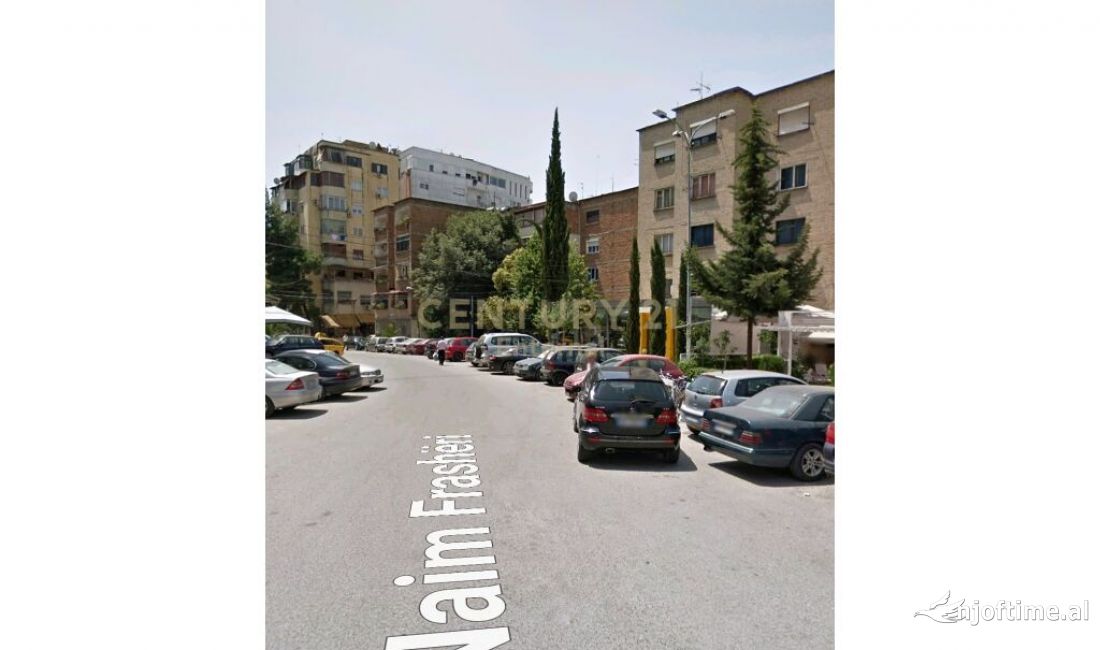 AMBIENT KOMERCIAL PER SHITJE TE RRUGA SANDER PROSI 