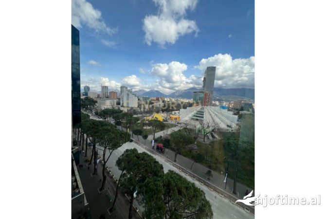 Ambiente Commerciale in Affitto 1+1 a Tirana - 1,700 Euro