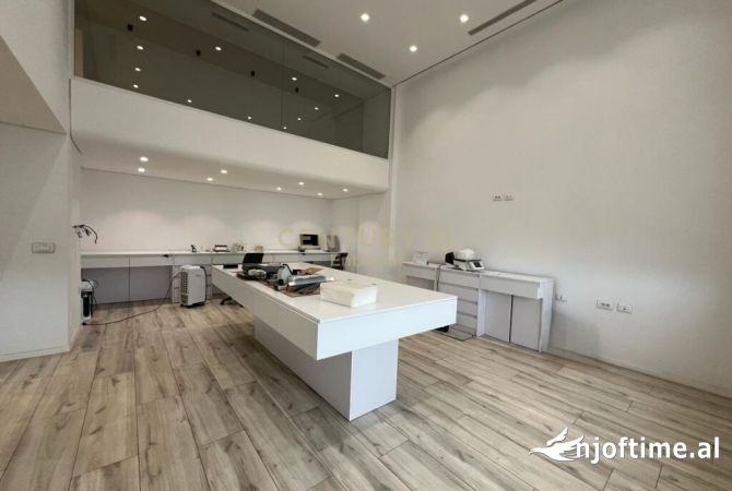 Ambient biznesi ne shitje 3+1 ne Tirane - 280,000 Euro