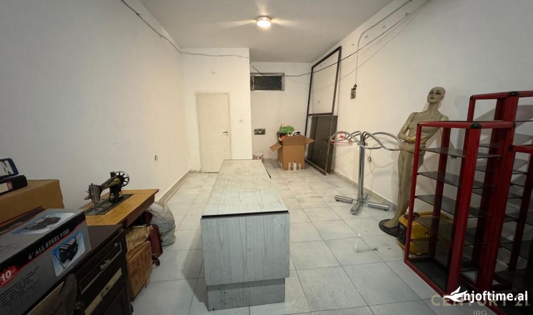 Shiten 2 Ambjente prane Shkolles Vasil Shanto ! 