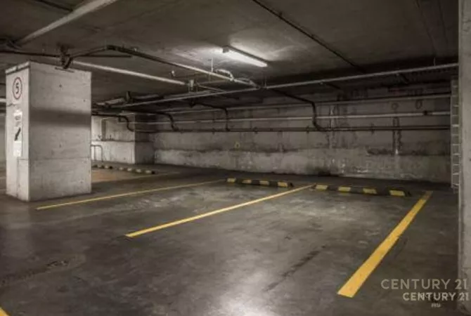 Shitet Magazinë/ Ambient në Katin 0 në Rrugën Rrapo Hekali, Tiranë350,000 €