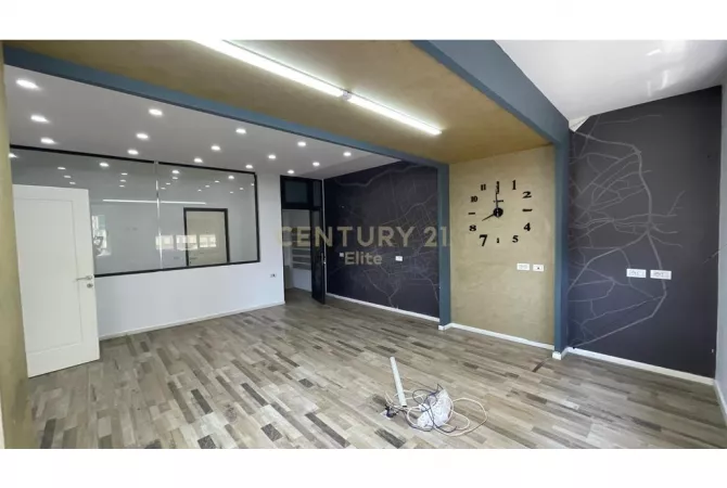 Business Property for Rent 1+1 in Tirana - 1,450 Euro