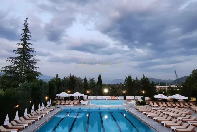 Business Property for Rent 5+1 in Tirana - 5,000 Euro