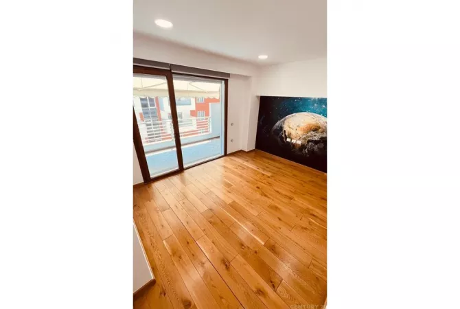 Business Property for Rent 1+1 in Tirana - 2,150 Euro