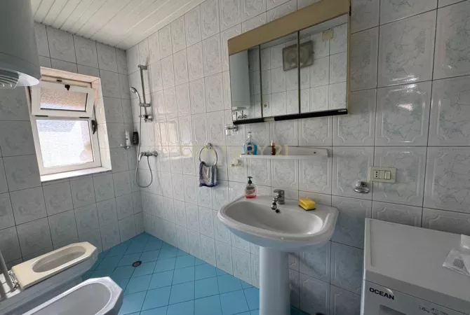 Shtepi ne shitje Penthose(kati i fundit panoramik) ne Sarande, 2+1, Mobilimi E mobiluar, Pagesa 335,000  Euro.