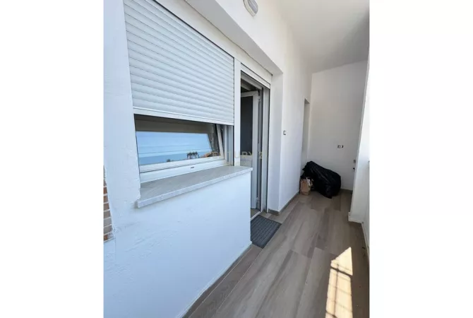 JEPET PER QIRA APARTAMENT 3+1 PER BIZNES PAS BARONESHES !850 Euro /Muaj