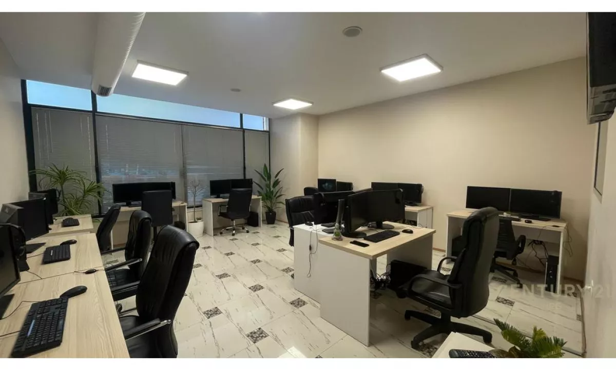 Jepet me qira zyre prane stadiumit Air Albania!2,350 Euro /Muaj