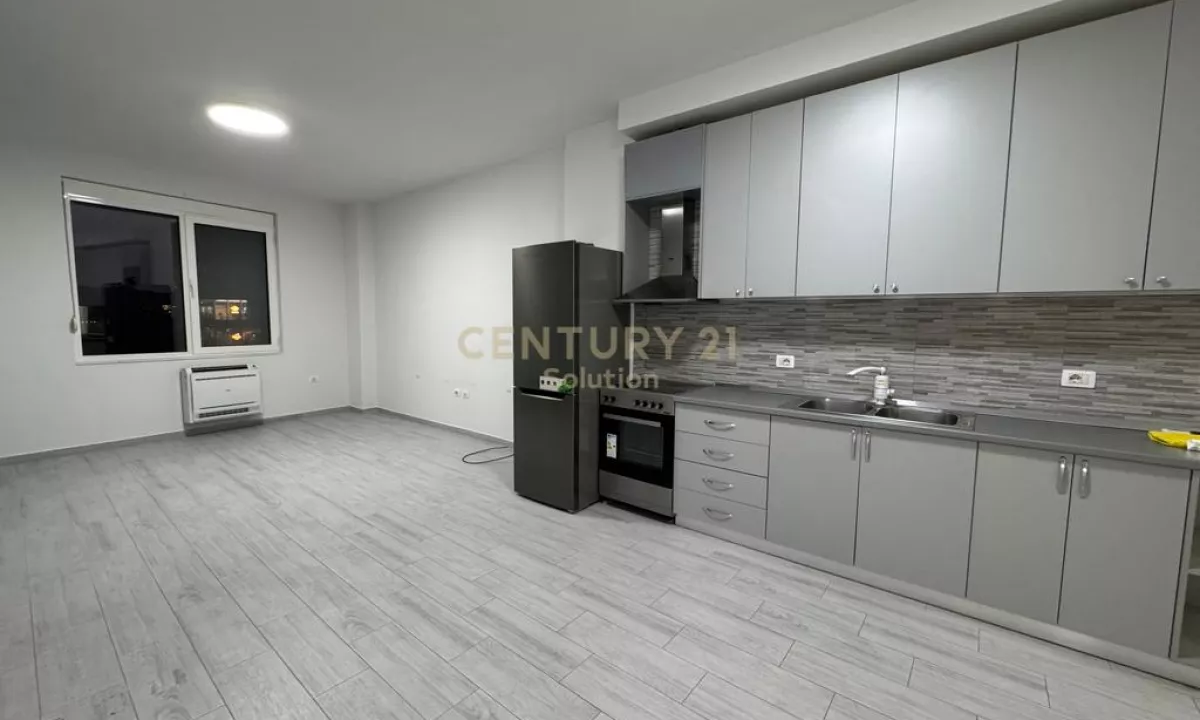 JAPIM ME QIRA 2+1 PER ZYRA, Prane TOPTANIT!