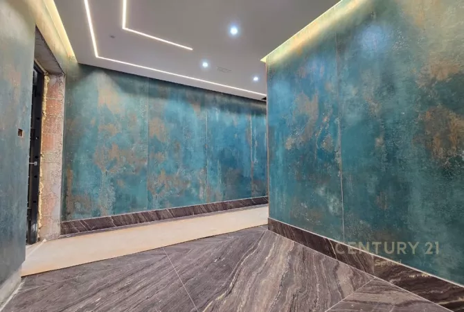 Business Property for Rent 1+1 in Tirana - 2,500 Euro