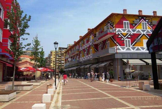 Truall ose Toke ne Tirane - 117,000 Euro