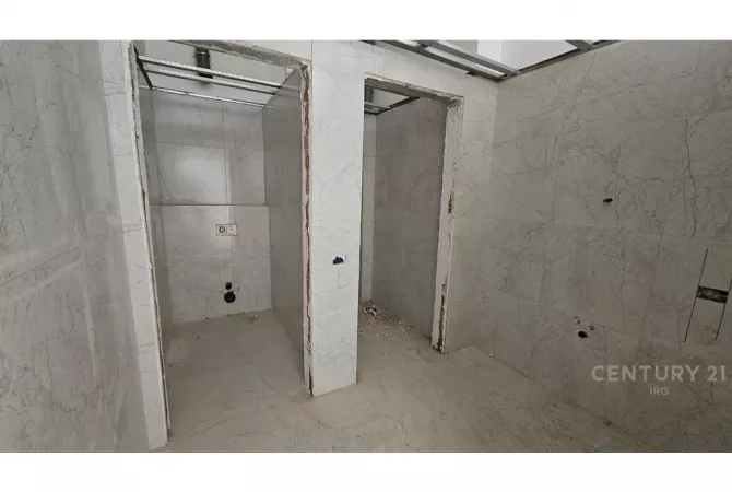 Business Property for Rent 1+1 in Tirana - 1,800 Euro