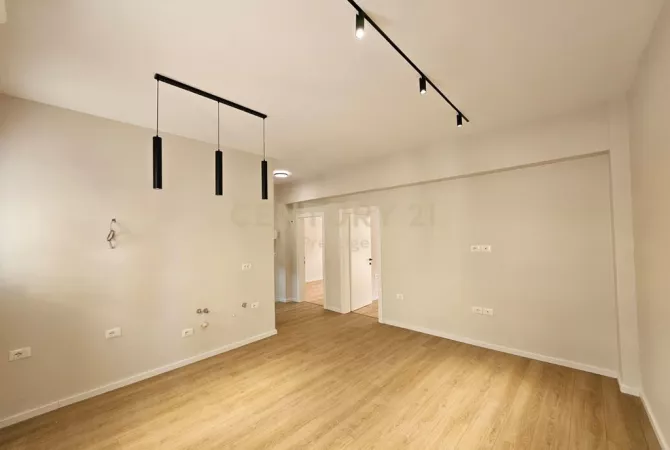 Business Property for Rent 1+1 in Tirana - 1,000 Euro