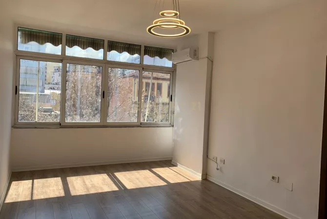 Business Property for Rent 1+1 in Tirana - 750 Euro