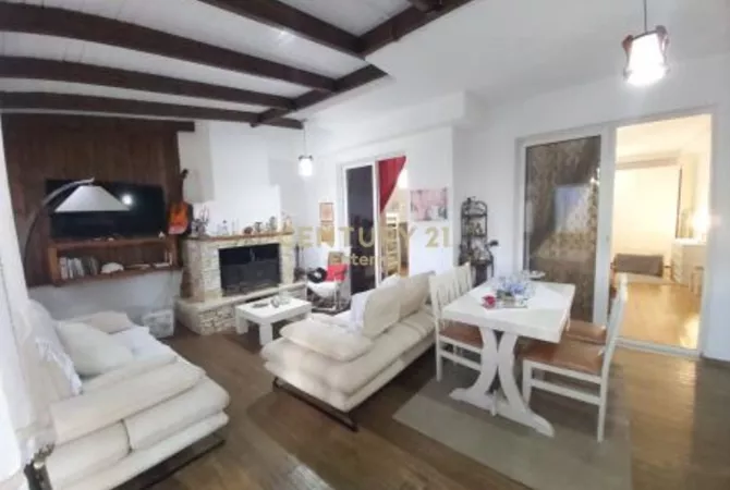 Shtepi me qera 3+1 ne Durres - 700 Euro