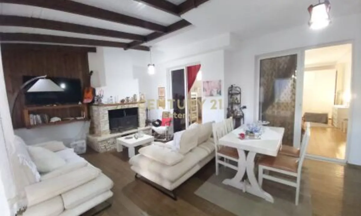 Shtepi me qera Apartament ne Durres, 3+1, Mobilimi E mobiluar, Pagesa 700  Euro.