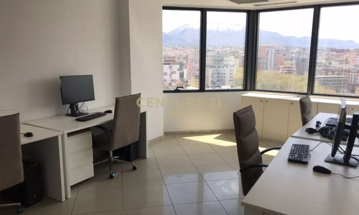 Ambient Zyre 118 m2 ne Kullat Binjake | Pamje nga Bulevardi, Kati 12 |