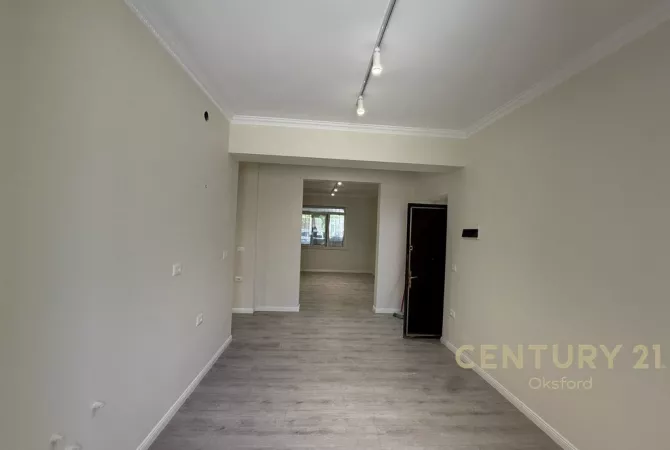 Business Property for Rent 1+1 in Tirana - 1,200 Euro