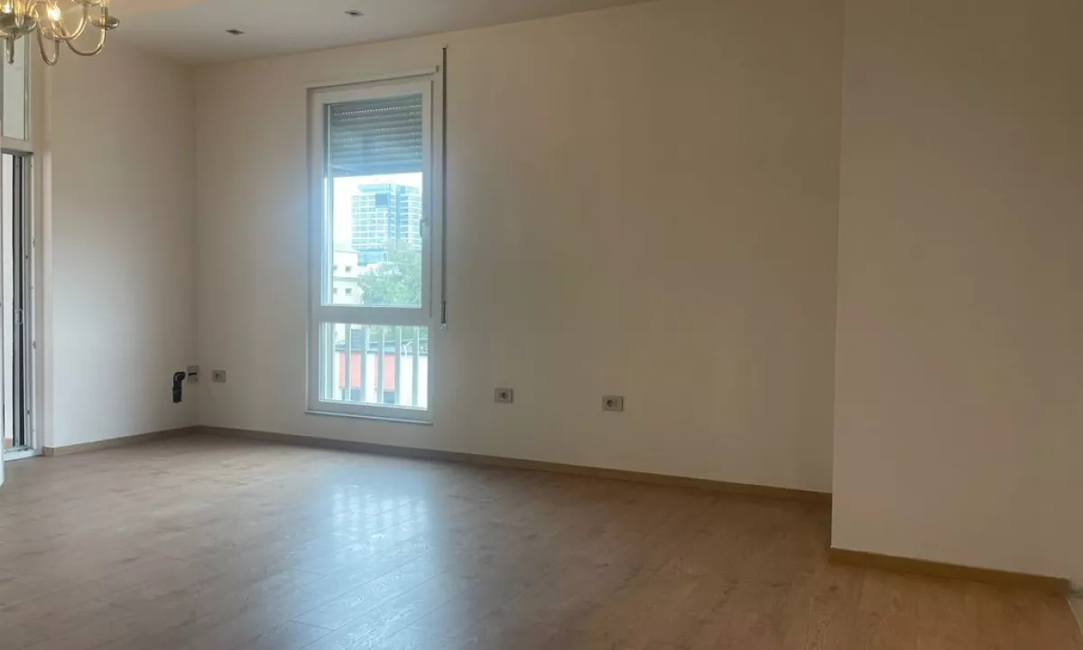 Zyre Moderne 2+1+2 me Qira prane Gardes,Ish-Blloku!