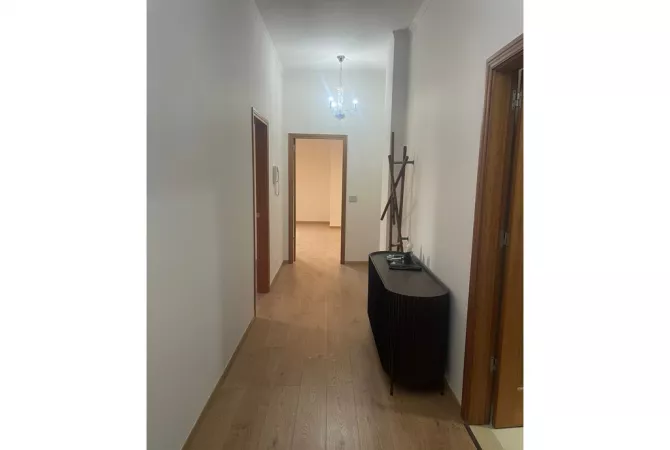 Business Property for Rent 3+1 in Tirana - 1,700 Euro