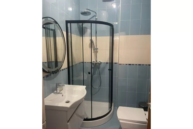 Zyre Moderne 2+1+2 me Qira prane Gardes,Ish-Blloku!