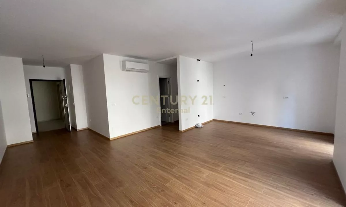 Ambient Per Zyra Me Qira Te Garden Side Residence Prane Air Albania 