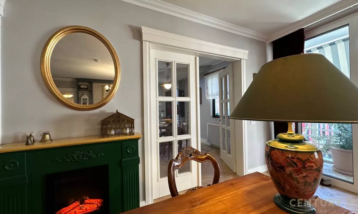 Shtepi ne shitje Apartament ne Tirane, 2+1, Mobilimi E mobiluar, Pagesa 650,000  Euro.