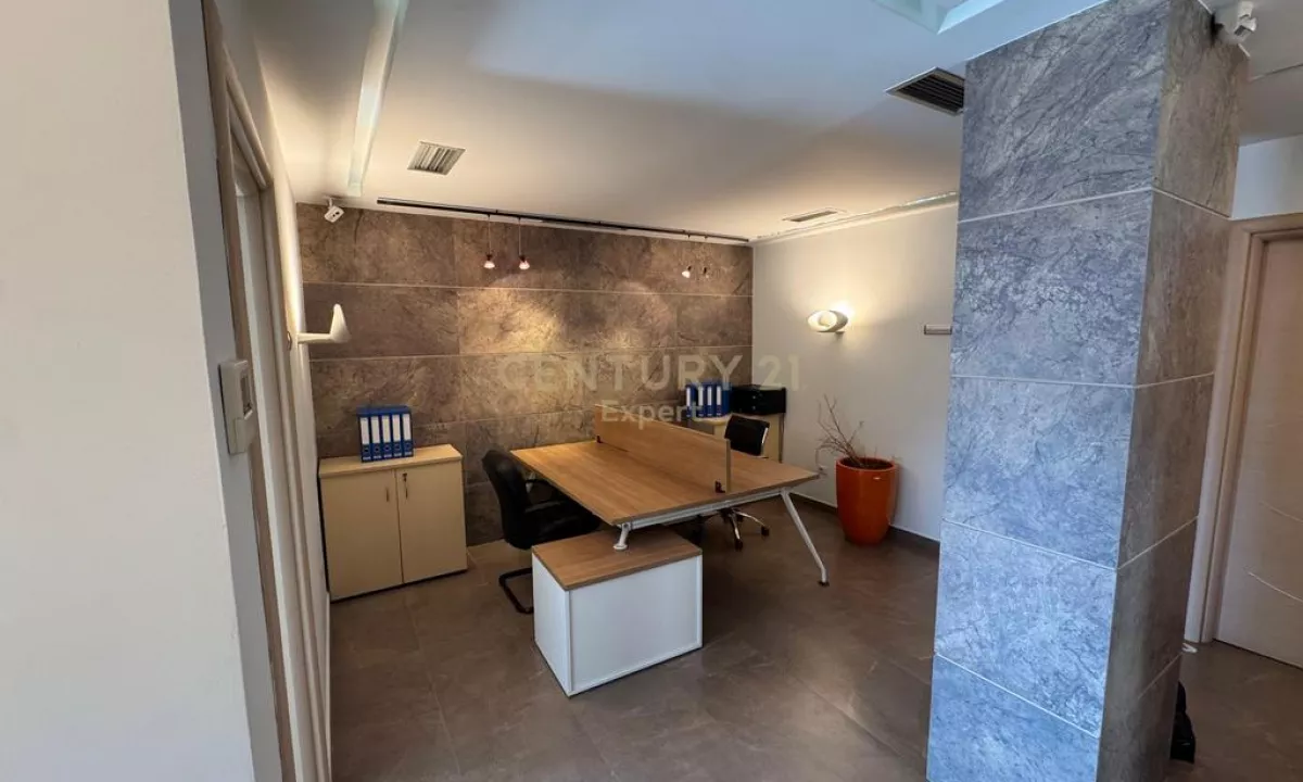 SHITET AMBIENT ZYRASH BUZE RRUGE NE LAPRAKE 