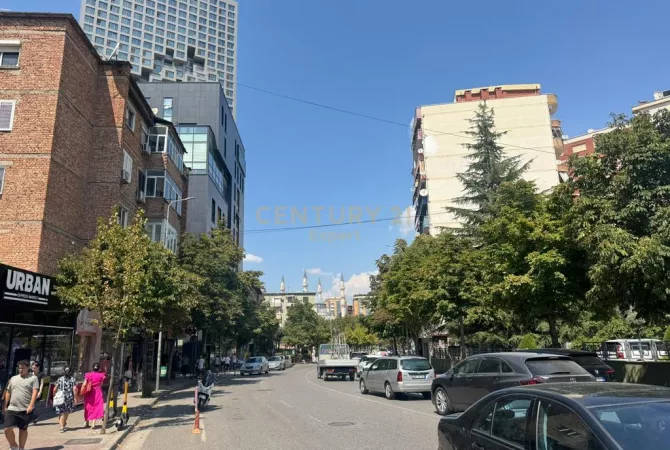 Business Property for Rent 1+1 in Tirana - 7,000 Euro