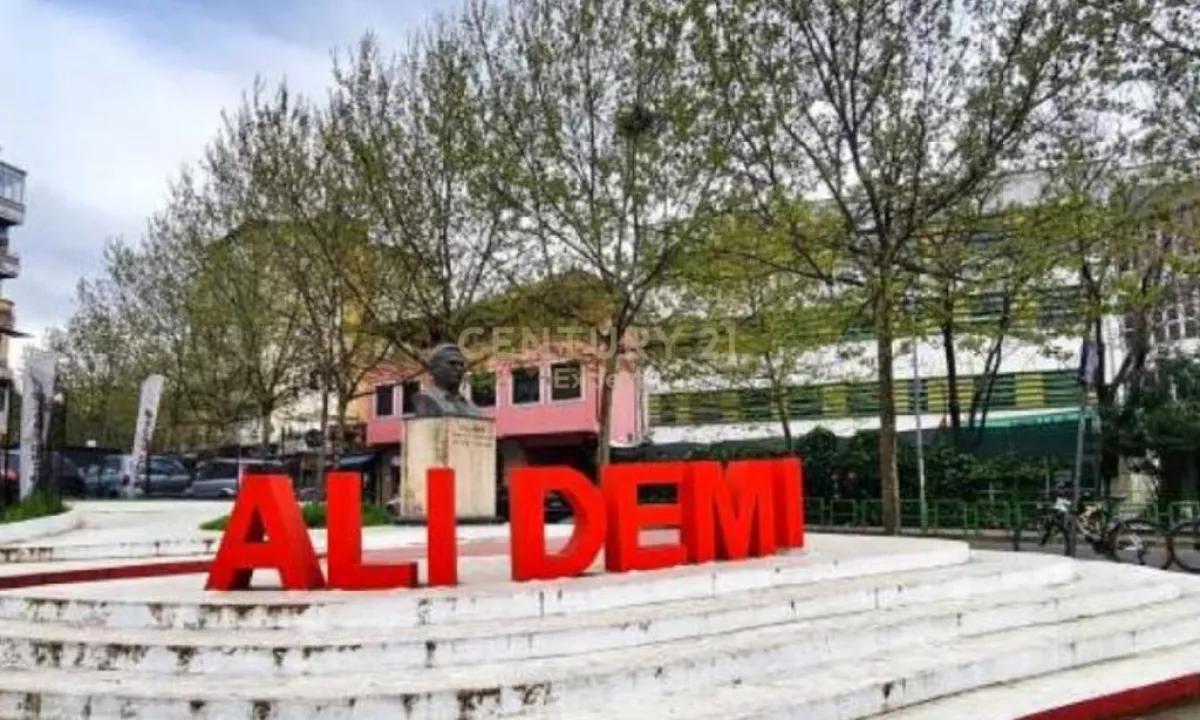 Shtepi ne shitje Apartament ne Tirane, 1+1, Mobilimi E mobiluar, Pagesa 150,000  Euro.