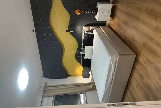 Shtepi ne shitje Apartament ne Tirane, 2+1, Mobilimi E mobiluar, Pagesa 250,000  Euro.