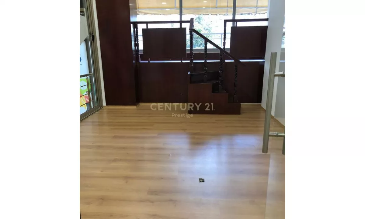 Ambient zyre me qira,Qender-Rruga “Bardhok Biba”!