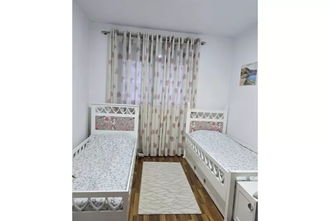 Shtepi ne shitje Apartament ne Tirane, 2+1, Mobilimi E mobiluar, Pagesa 250,000  Euro.