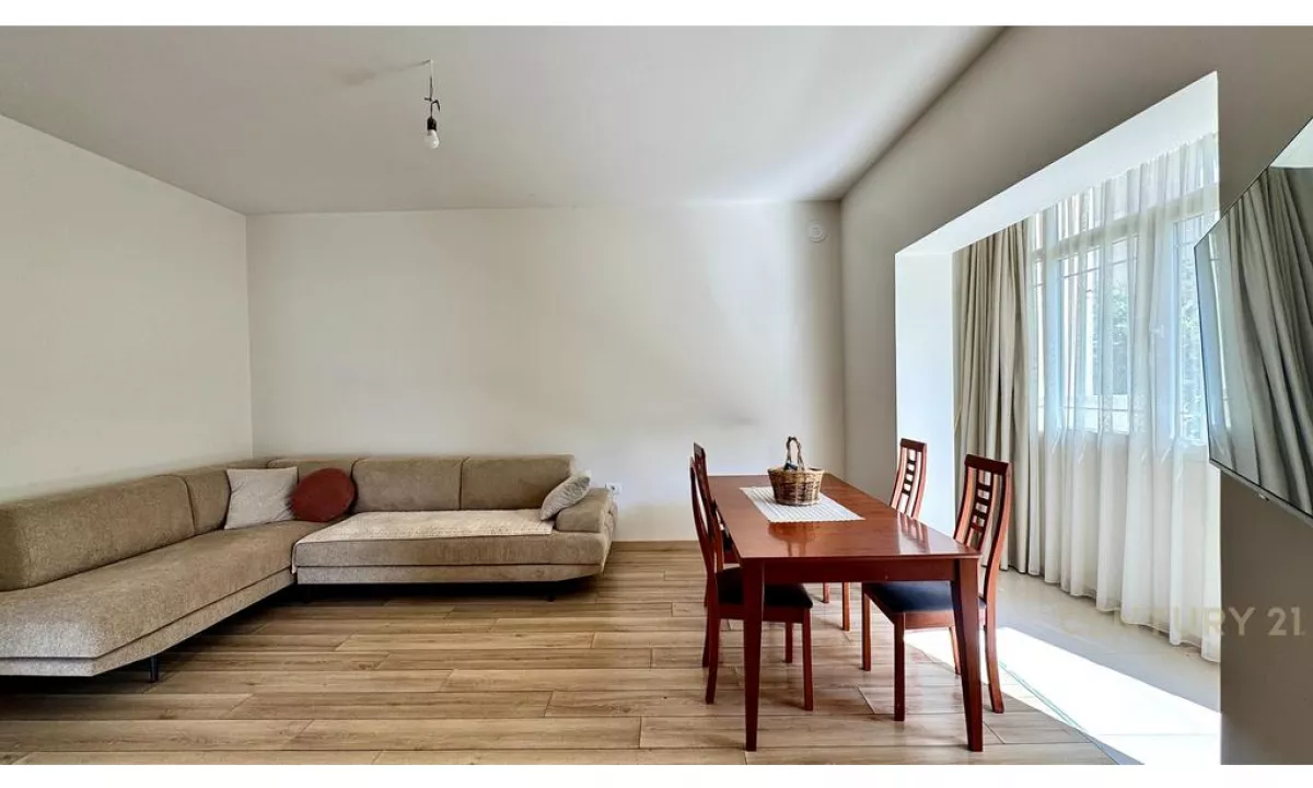 Shtepi ne shitje Apartament ne Tirane, 2+1, Mobilimi E mobiluar, Pagesa 190,000  Euro.