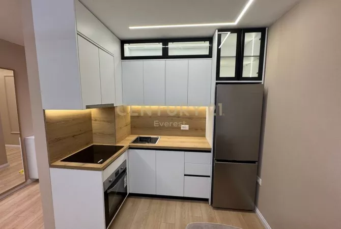 Shtepi ne shitje Apartament ne Tirane, 2+1, Mobilimi E mobiluar, Pagesa 250,000  Euro.