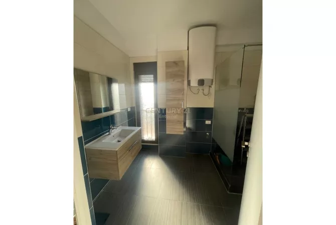 Business Property for Rent 1+1 in Tirana - 900 Euro