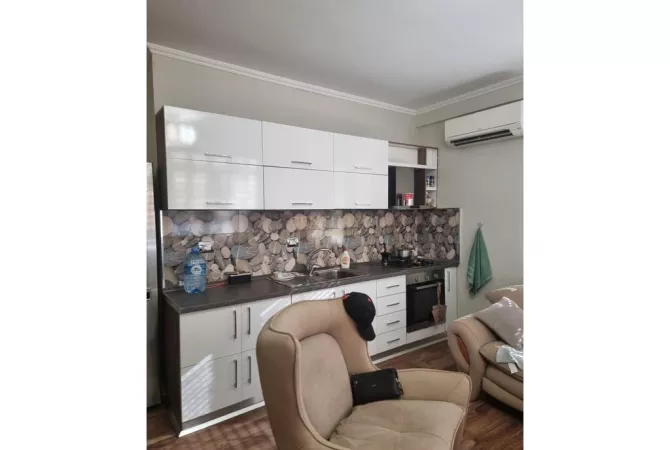 Shtepi ne shitje Apartament ne Tirane, 2+1, Mobilimi E mobiluar, Pagesa 177,000  Euro.