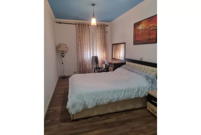 Shtepi ne shitje Apartament ne Tirane, 2+1, Mobilimi E mobiluar, Pagesa 177,000  Euro.