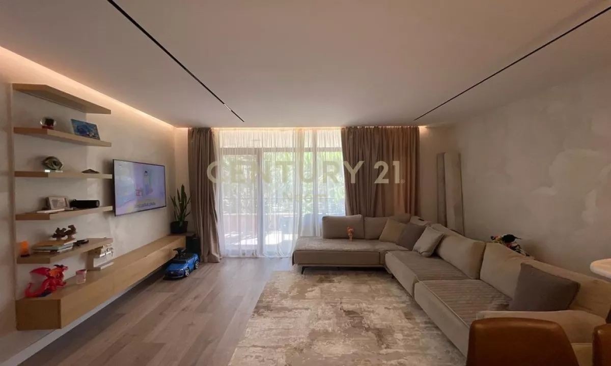 Shtepi ne shitje Apartament ne Tirane, 3+1, Mobilimi E mobiluar, Pagesa 355,000  Euro.