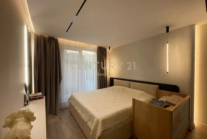 Shtepi ne shitje Apartament ne Tirane, 3+1, Mobilimi E mobiluar, Pagesa 355,000  Euro.