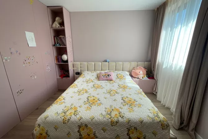 Shtepi ne shitje Apartament ne Tirane, 3+1, Mobilimi E mobiluar, Pagesa 355,000  Euro.