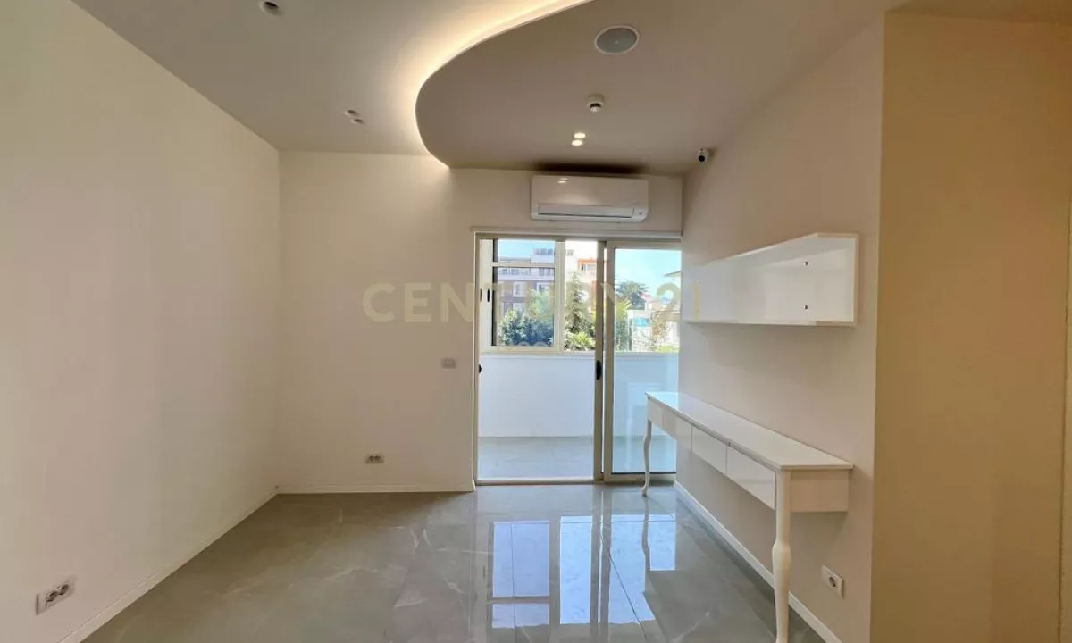 Shitet,Ambjent per klinike,Rr.ish stacioni i trenit(Kompleksi Panorama)