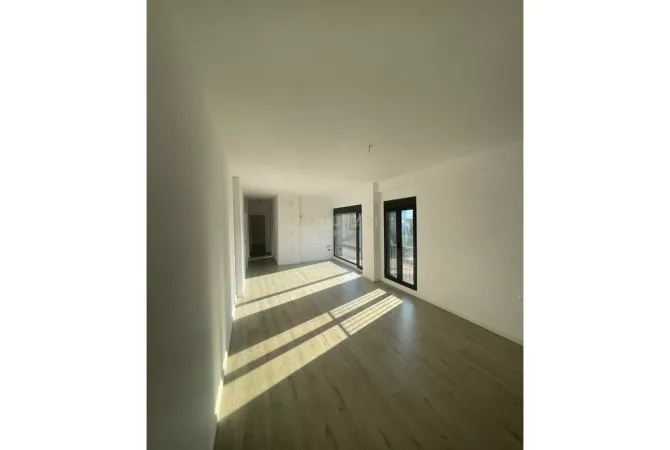 Business Property for Rent 3+1 in Tirana - 900 Euro