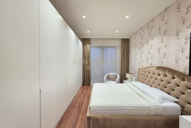 Shtepi ne shitje Apartament ne Tirane, 3+1, Mobilimi E mobiluar, Pagesa 750,000  Euro.