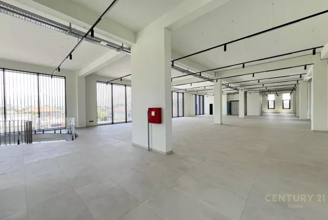Business Property for Rent 1+1 in Tirana - 15,000 Euro