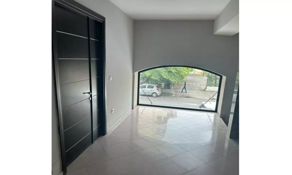 Jepen me Qira ambjent per zyra tek Blloku Ambasadave 