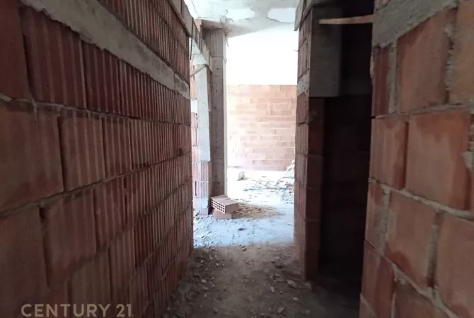 Shtepi ne shitje 2+1 ne Tirane - 150,000 Euro