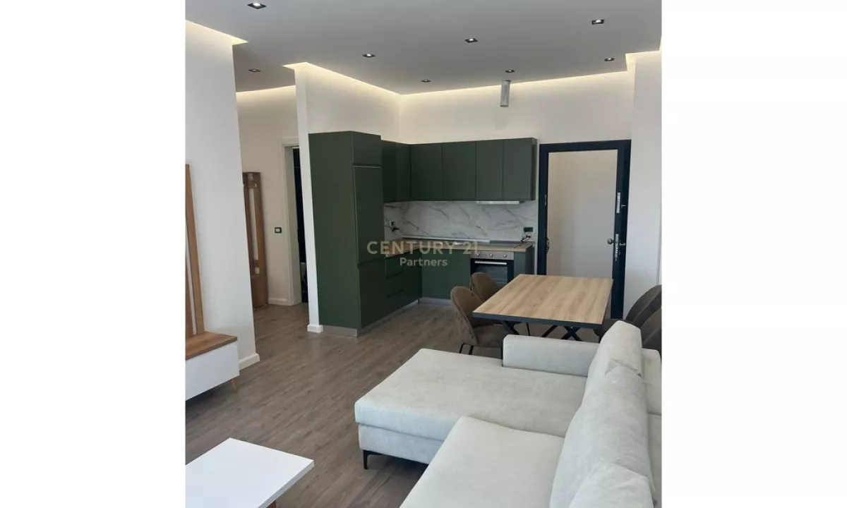 Shtepi me qera Apartament ne Tirane, 2+1, Mobilimi E mobiluar, Pagesa 575  Euro.